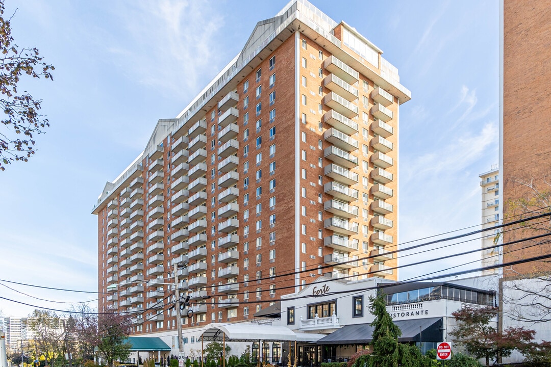 Excelsior II in Hackensack, NJ - Foto de edificio