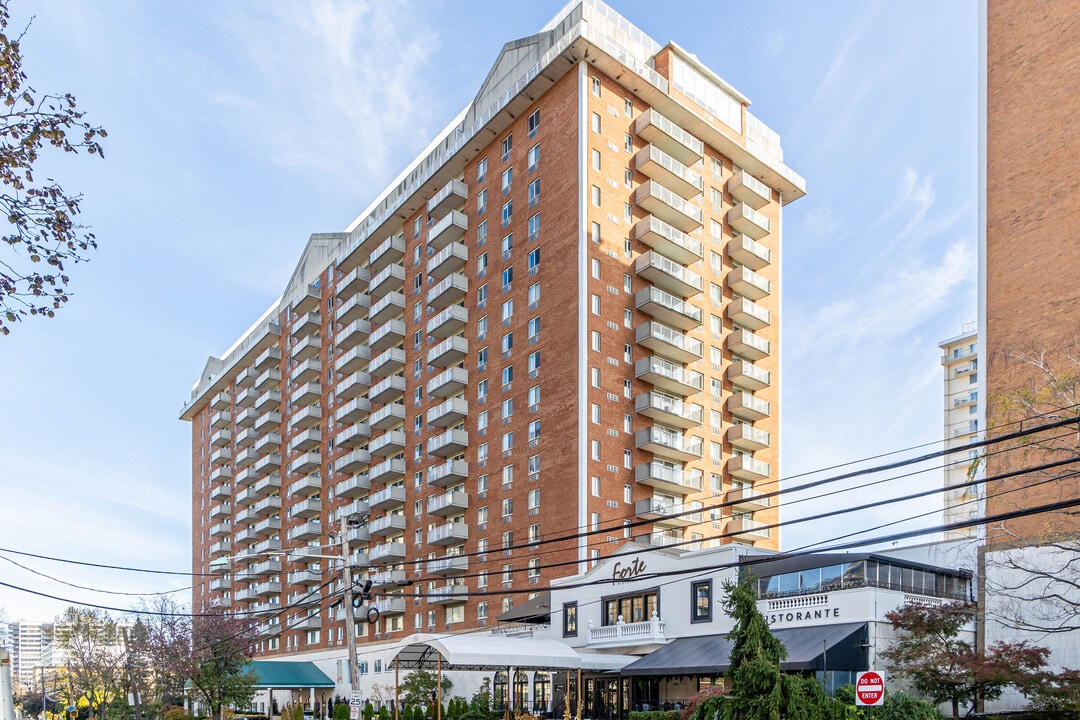 Excelsior II in Hackensack, NJ - Building Photo