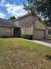 7135 Village Lake Dr in Cypress, TX - Building Photo - Building Photo