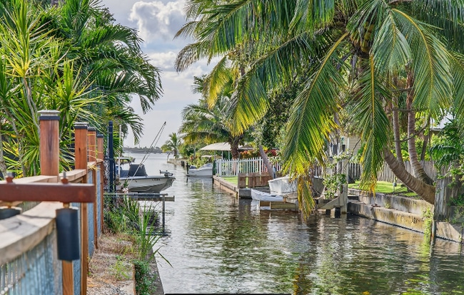 1247 Carlene Ave in Ft. Myers, FL - Building Photo - Building Photo