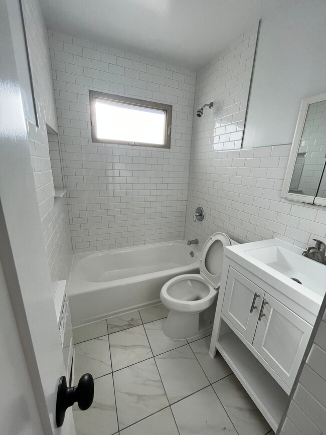 0-02 2 St, Unit 2 in Staten Island, NY - Building Photo - Building Photo