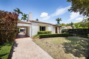 451 SW 25th Rd in Miami, FL - Building Photo