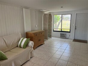 706 White Pine Tree Rd in Venice, FL - Building Photo - Building Photo