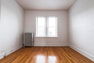 222 E 109th St Chicago, IL 60628 in Chicago, IL - Foto de edificio - Building Photo