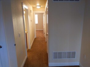 115 Montalto Dr, Unit B in Cheyenne, WY - Building Photo - Building Photo