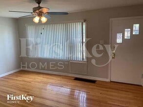 18244 Center Ave in Homewood, IL - Foto de edificio - Building Photo