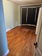 69 Green St, Unit 1 in Augusta, ME - Foto de edificio - Building Photo