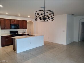 3613 SW 9th Ave in Cape Coral, FL - Building Photo - Building Photo