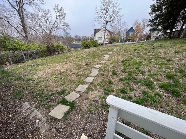 1004 Ozark St in Nashville, TN - Building Photo - Building Photo