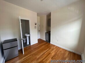 49 S Huntington Ave in Boston, MA - Building Photo - Building Photo