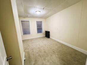 348 Walker St in Lowell, MA - Building Photo - Building Photo