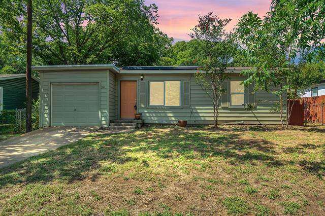 312 Willow St in Hurst, TX - Building Photo