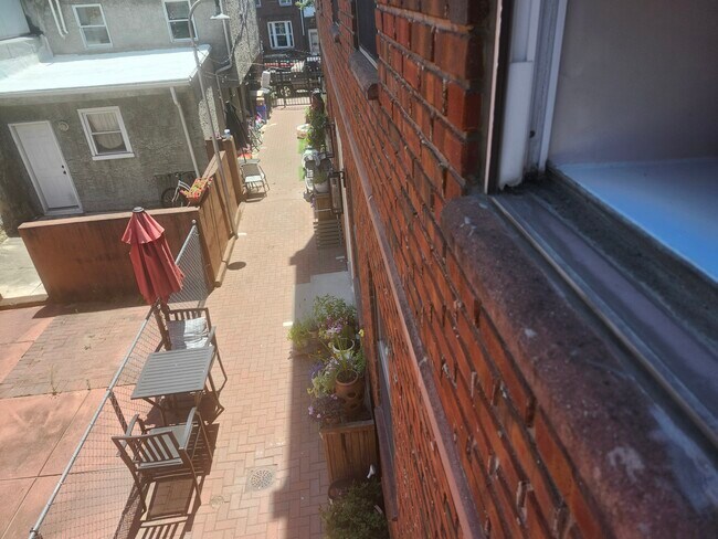 733 Carpenter St in Philadelphia, PA - Building Photo - Building Photo