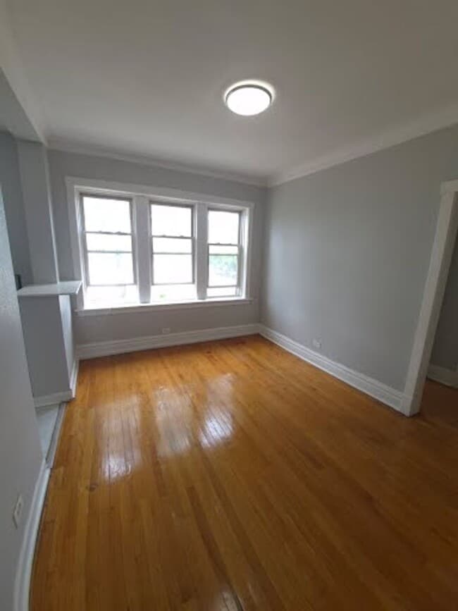 property at 1432 S Kenneth Ave