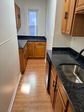 36 Willow Ave in Somerville, MA - Building Photo - Building Photo