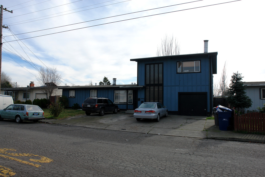 744 Liana Dr in Santa Rosa, CA - Building Photo