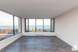 5455 N Sheridan Rd, Unit 1905 in Chicago, IL - Building Photo - Building Photo