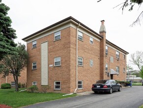 517 S Michigan Ct in Addison, IL - Foto de edificio - Building Photo