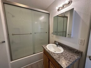 230 SE 6th Ave in Albany, OR - Building Photo - Building Photo