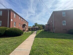768 New Britain Ave in Hartford, CT - Building Photo - Building Photo