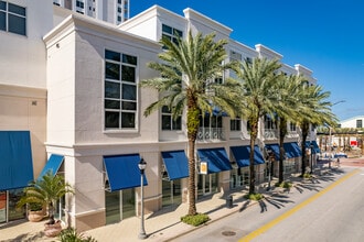 Water's Edge Condominiums in Clearwater, FL - Building Photo - Building Photo