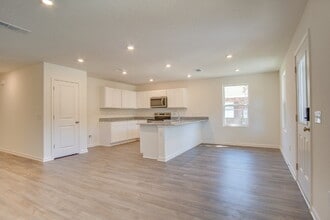 3296 W Cross St in Pensacola, FL - Building Photo - Building Photo