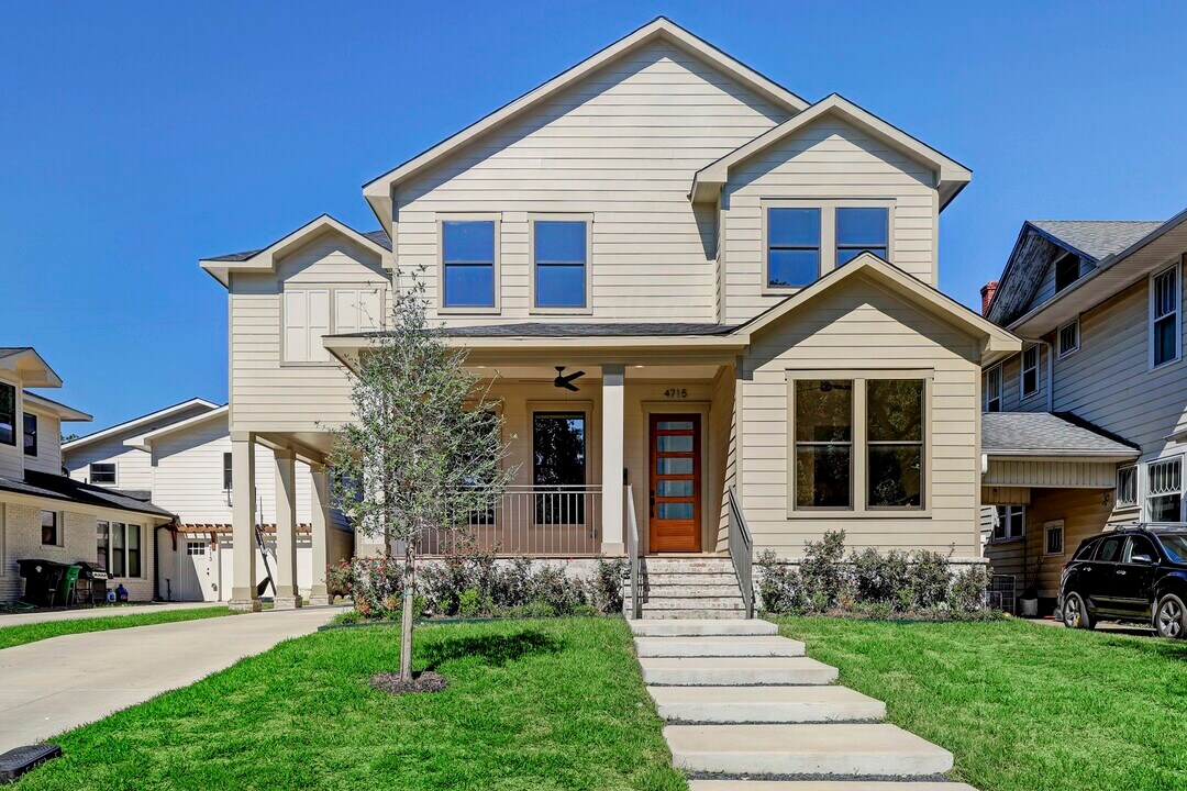 4715 McKinney St in Houston, TX - Foto de edificio