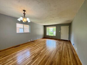 1910 Eaton St in Lakewood, CO - Building Photo - Building Photo