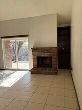 1901 Amy Sue Dr, Unit Apartment B in El Paso, TX - Building Photo - Building Photo