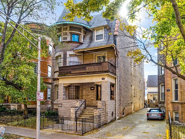 851 W Wellington Ave, Unit G