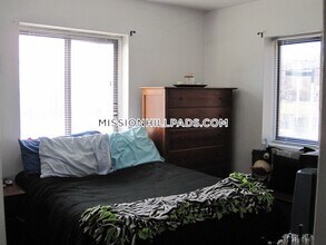 226 Parker Hill Ave, Unit 9 in Boston, MA - Foto de edificio - Building Photo