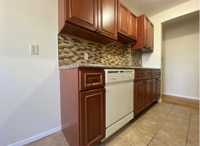 80 Gavin St in Yonkers, NY - Building Photo - Building Photo