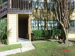 385 Woodside Dr, Unit 104 in Altamonte Springs, FL - Building Photo - Building Photo