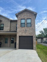 215-217 N Elm St in Jacksonville, AR - Building Photo