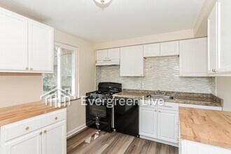 6331 Stover Ave in Cincinnati, OH - Building Photo - Building Photo