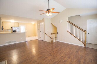 1327 Valley Creek Ln in Columbia, MO - Building Photo - Building Photo