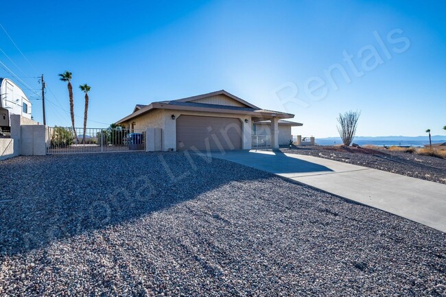 4000 Bluegrass Dr in Lake Havasu City, AZ - Foto de edificio - Building Photo