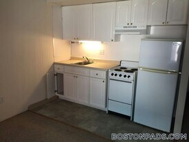 62 Boylston St in Boston, MA - Building Photo