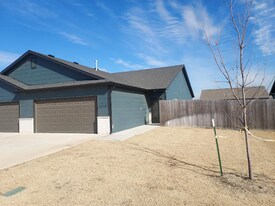 2334 E Cheyenne Ct in Kechi, KS - Building Photo