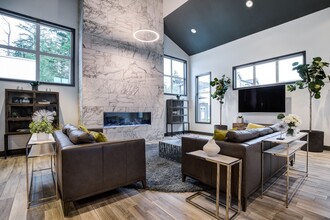 Gateway Apartments in Everett, WA - Building Photo - Building Photo