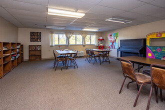 Plaza Towers Senior Apartments in Greeneville, TN - Foto de edificio - Interior Photo