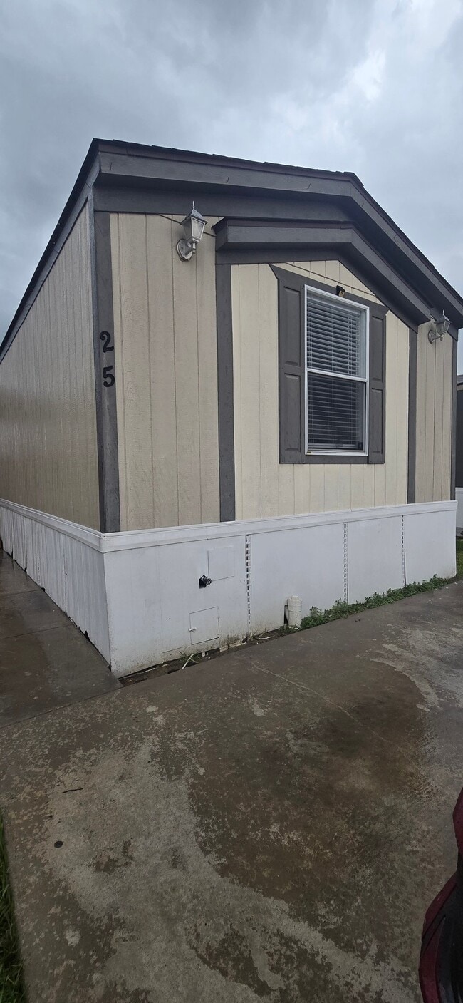 property at 1120 N Vista Dr