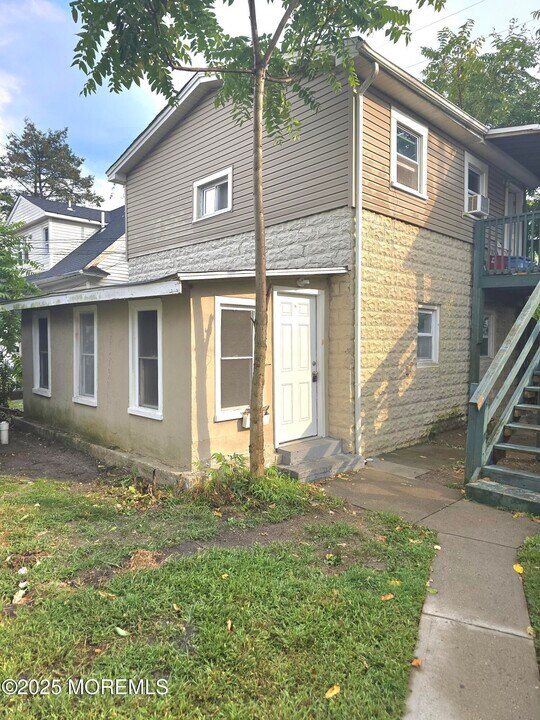 316 8th Ave in Asbury Park, NJ - Building Photo