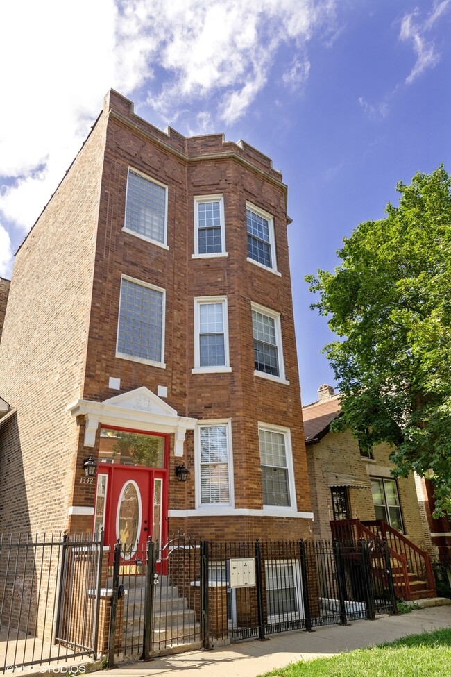 property at 1332 N Campbell Ave