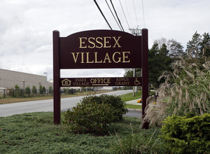 Essex Village Apartments in North Kingstown, RI - Building Photo - Building Photo