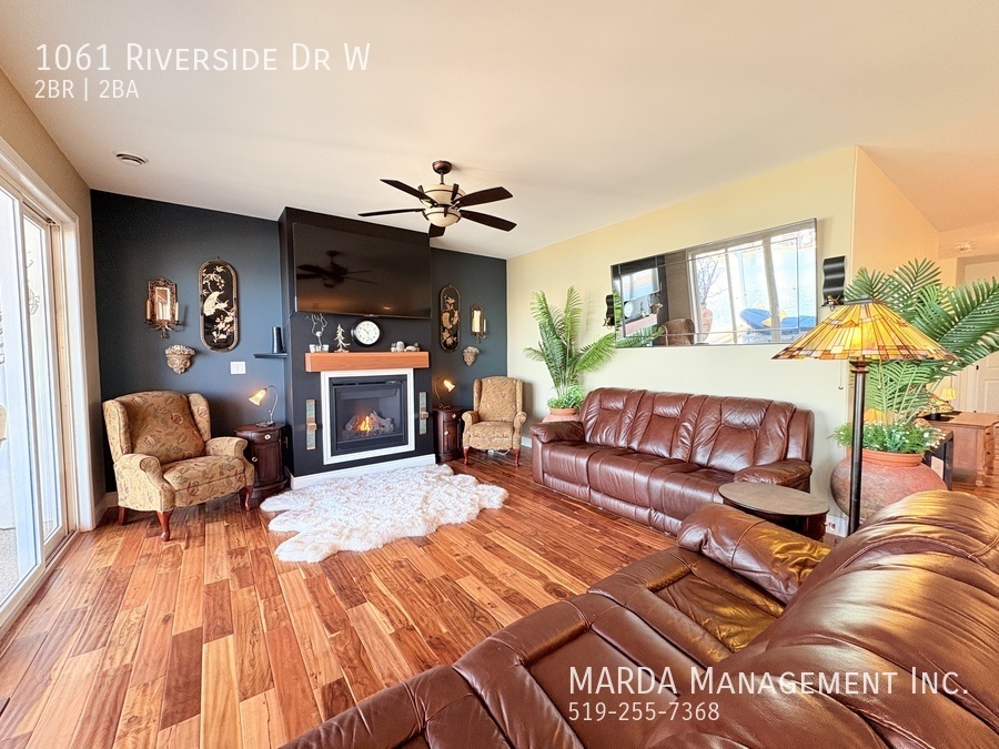 FURNISHED 2BEDROOM/1BATH UPPER UNIT WITH U in Windsor, ON - Building Photo