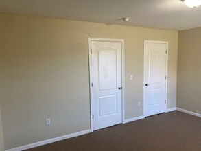 141 St George Ln in Harrogate, TN - Foto de edificio - Building Photo