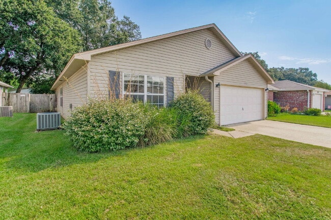 7933 Nalo Creek Loop in Pensacola, FL - Building Photo - Building Photo