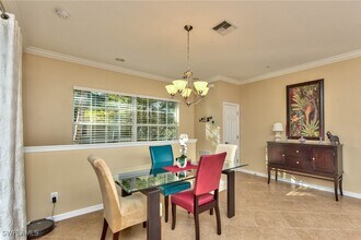 23430 Alamanda Dr in Bonita Springs, FL - Foto de edificio - Building Photo