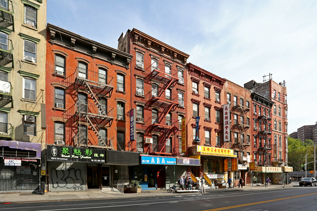 154 E Broadway in New York, NY - Foto de edificio